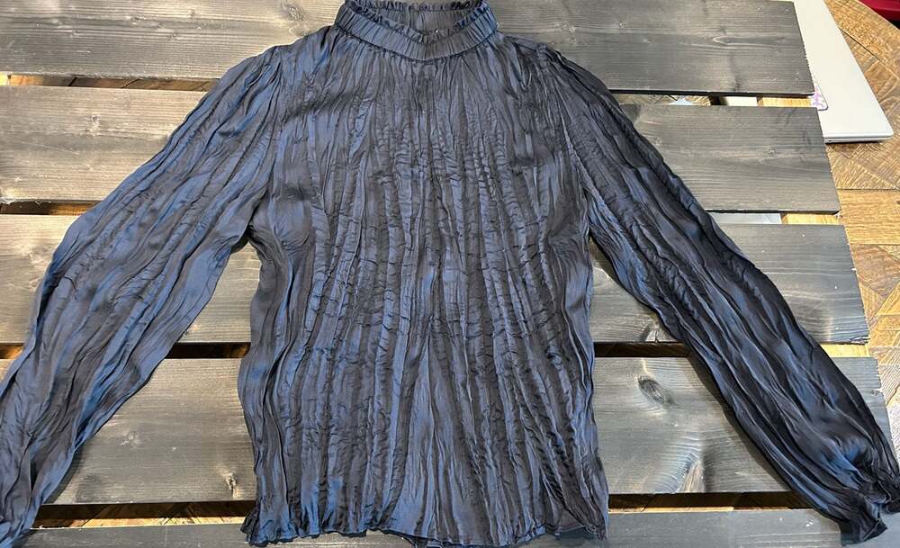 Current Air Los Angeles Mock Neck Long Sleeve Crinkle Texture Blouse